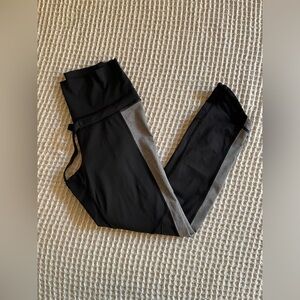 Lululemon cropped leggings with grey sides